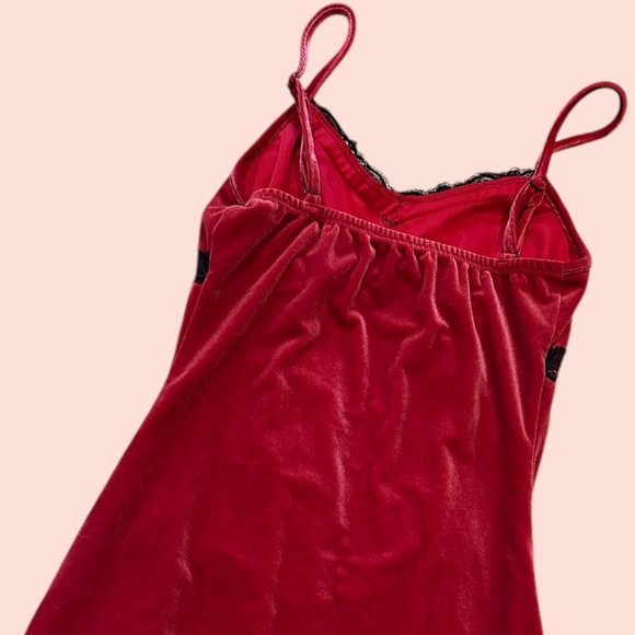 Velvet & Lace Dress - Picture 4 of 5